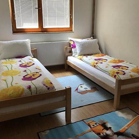 Apartment Near The Airport SJJ Eksteriør bilde