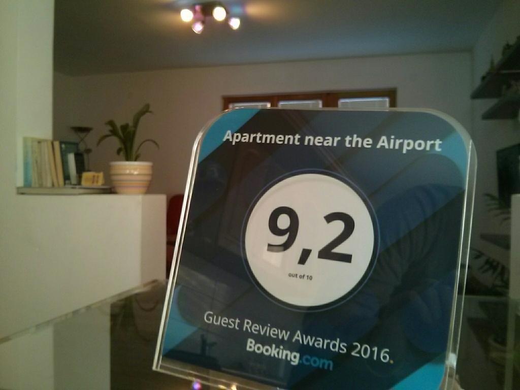 Apartment Near The Airport SJJ Eksteriør bilde