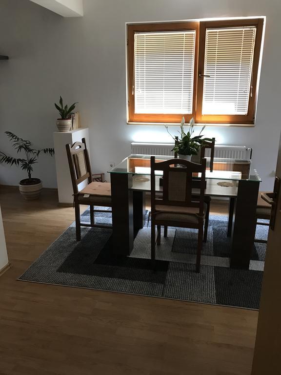 Apartment Near The Airport SJJ Eksteriør bilde